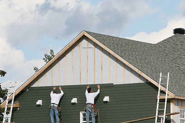 Professional Siding Replacement technician working in Johnstown, OH